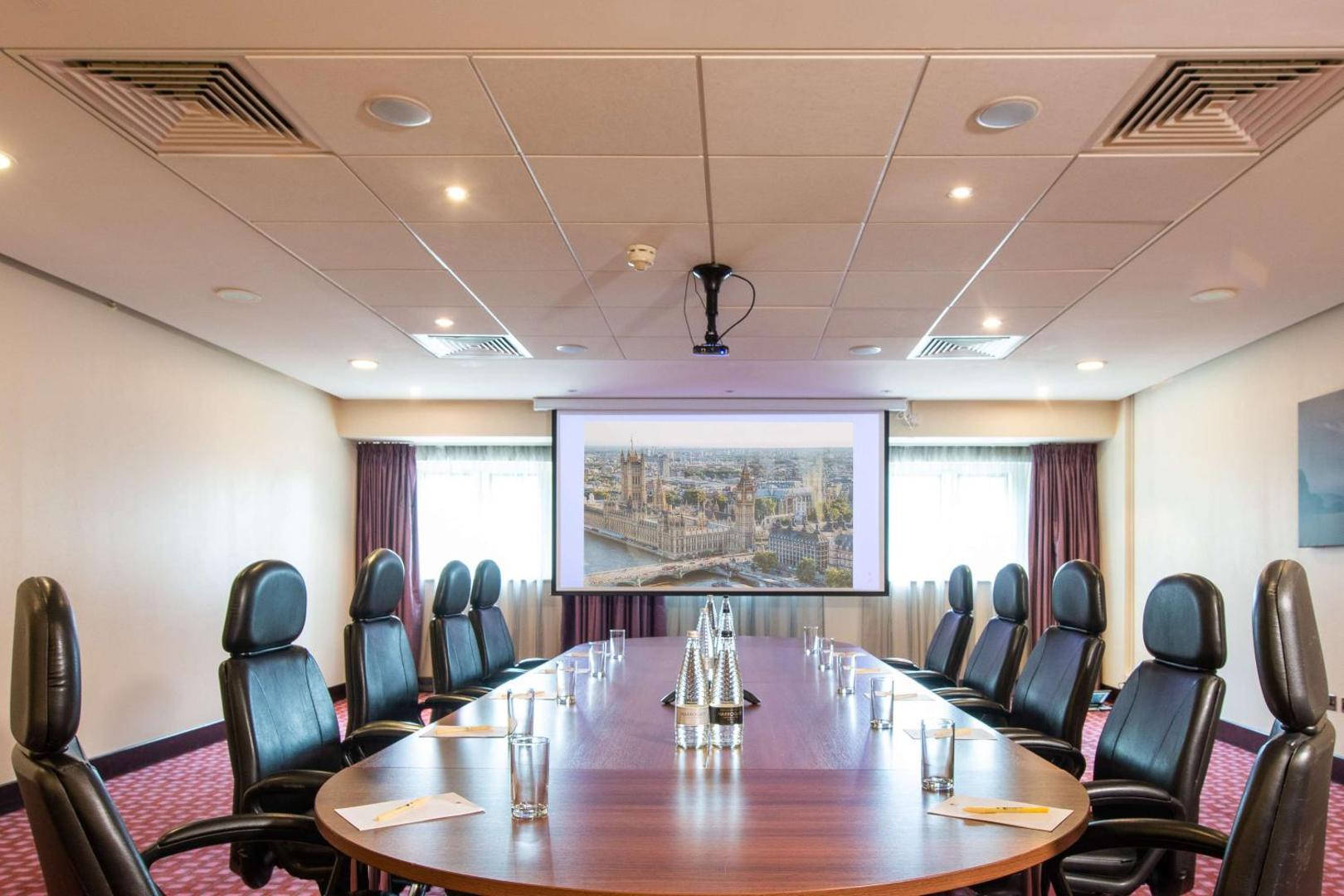 Bild 34: DoubleTree by Hilton London Heathrow Airport