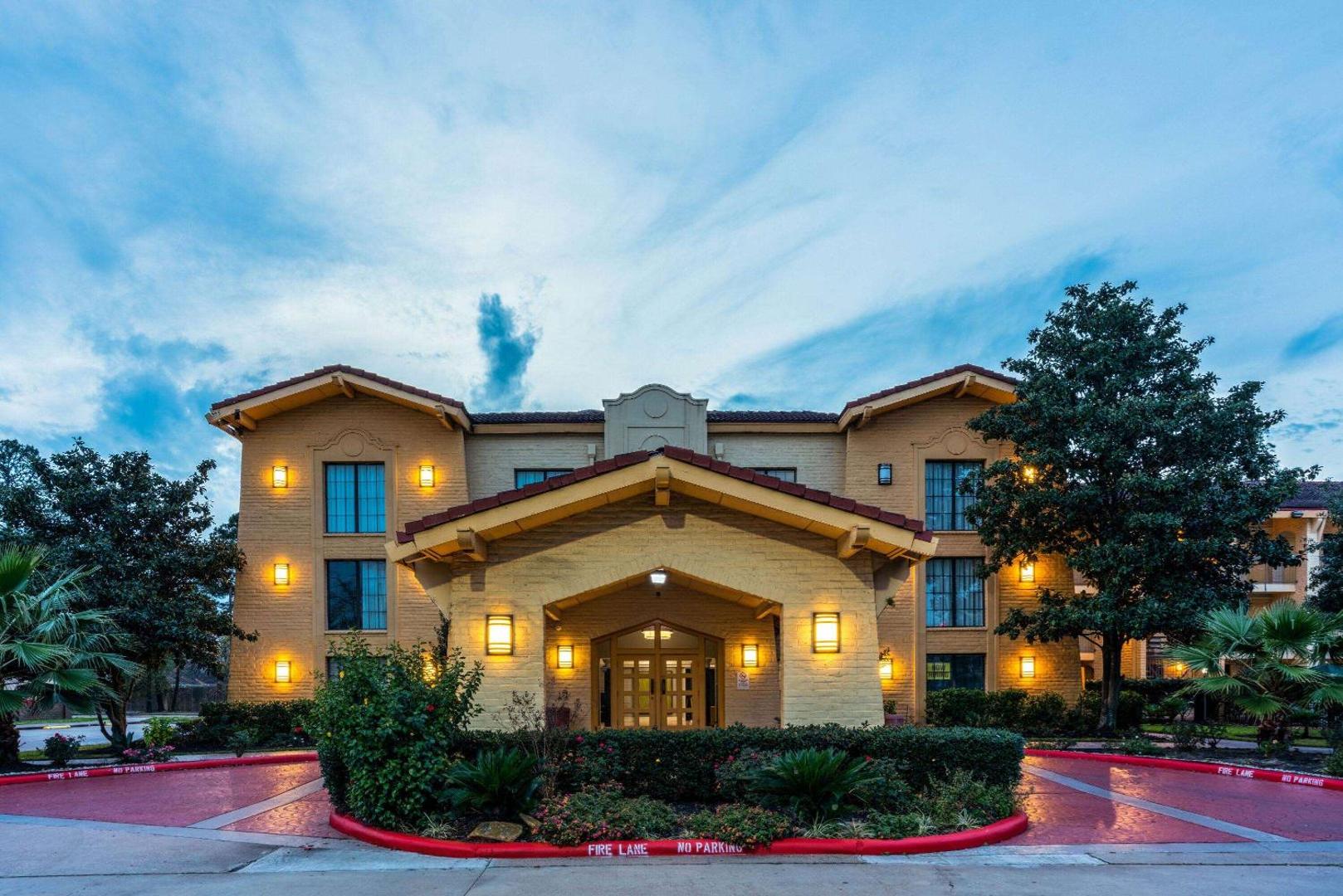 Super 8 by Wyndham The Woodlands North的照片3