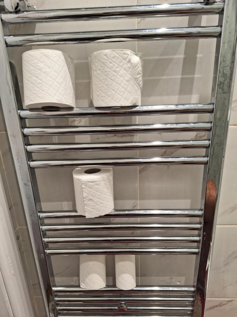 Φωτογραφία 6: Self-contained flat on the 2nd floor you will share with one other guest, in a family house 2 minutes walk from TUFNELL PARK STATION 2nd floor with stairs