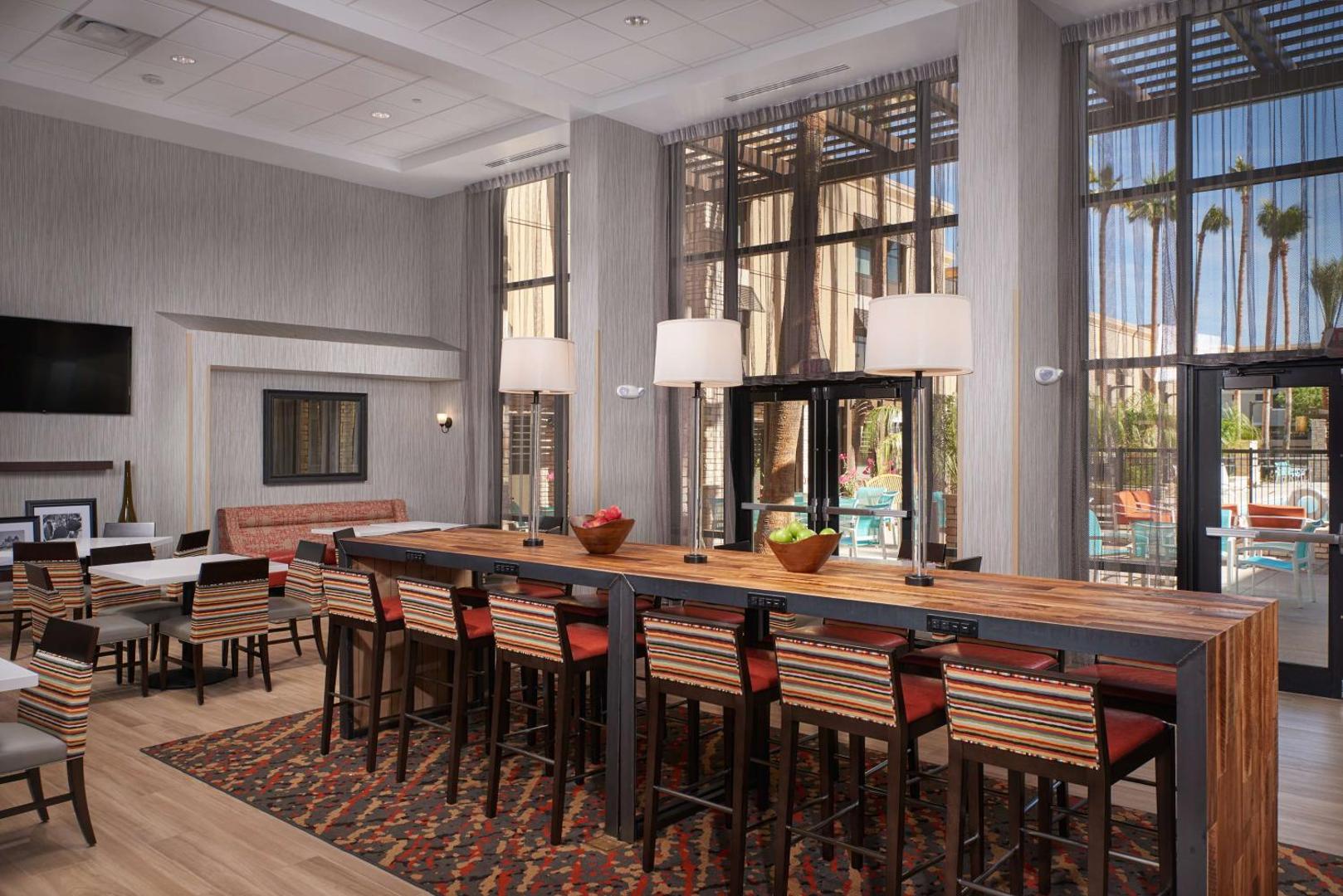Kuva 9: Hampton Inn & Suites Scottsdale On Shea Blvd