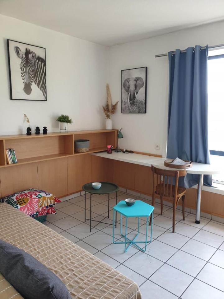 Bild 6: Studio Bourran + parking