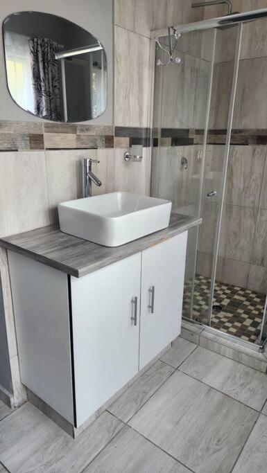 Φωτογραφία 7: Tranquility on St James