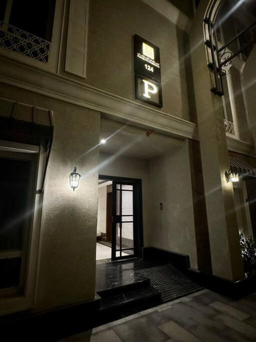 Kuva 9: AlYasmin, S&M Luxury Apartment