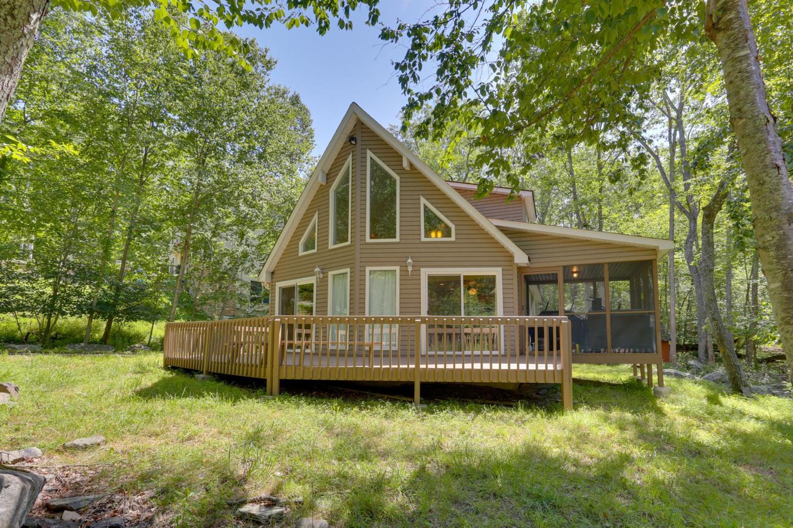 Foto 2: Pools, Hot Tub and More Bushkill Mountain Getaway!