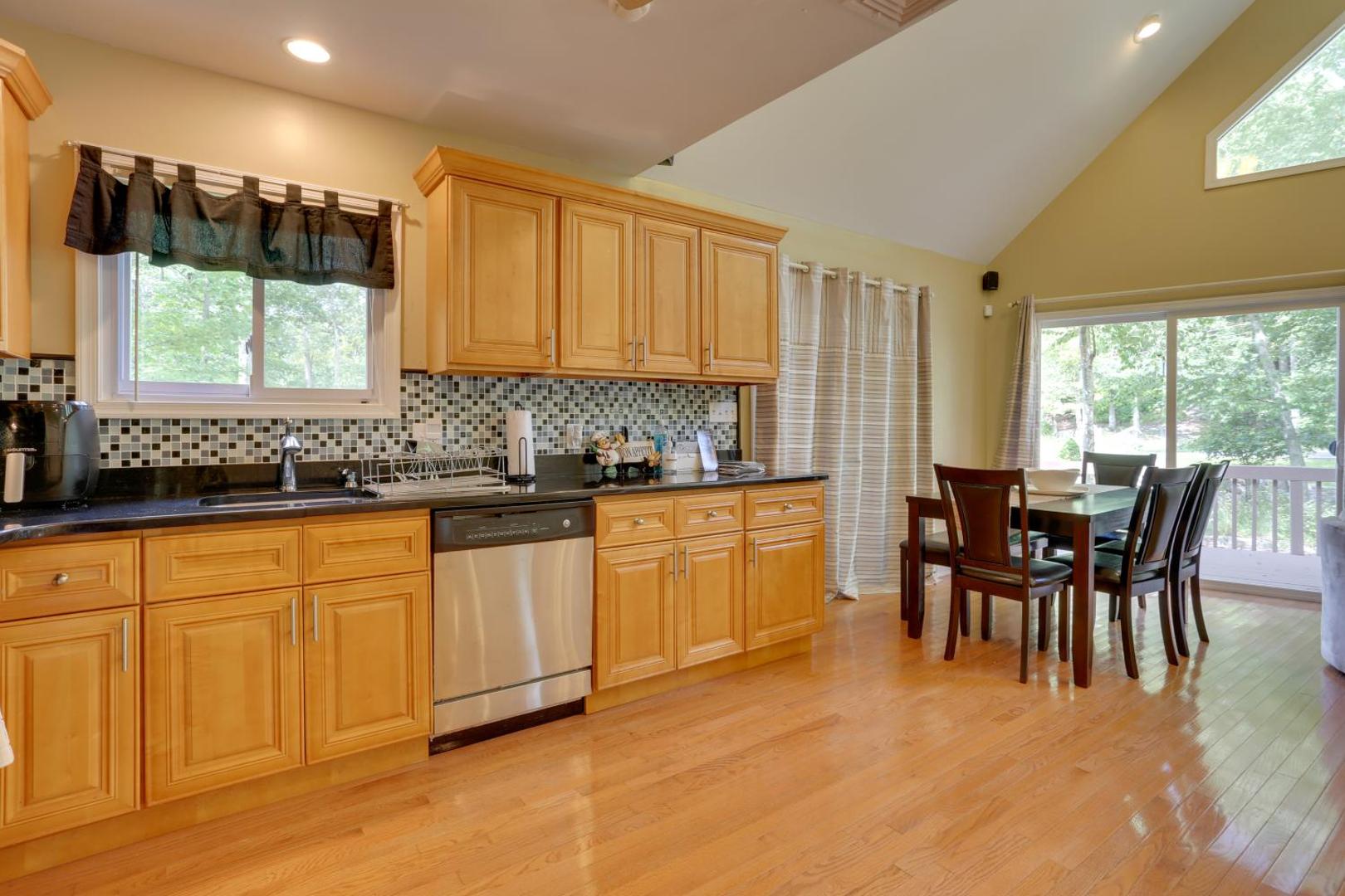 Foto 10: Pools, Hot Tub and More Bushkill Mountain Getaway!