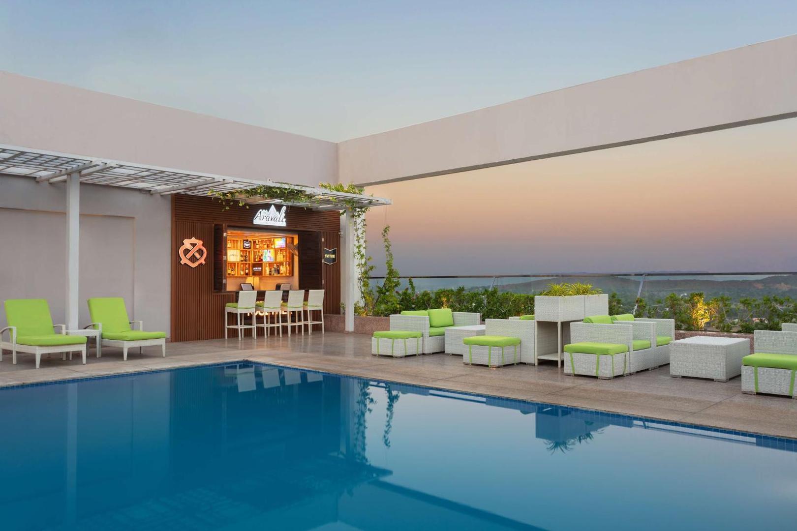 Фотография 10: DoubleTree By Hilton Jaipur Amer