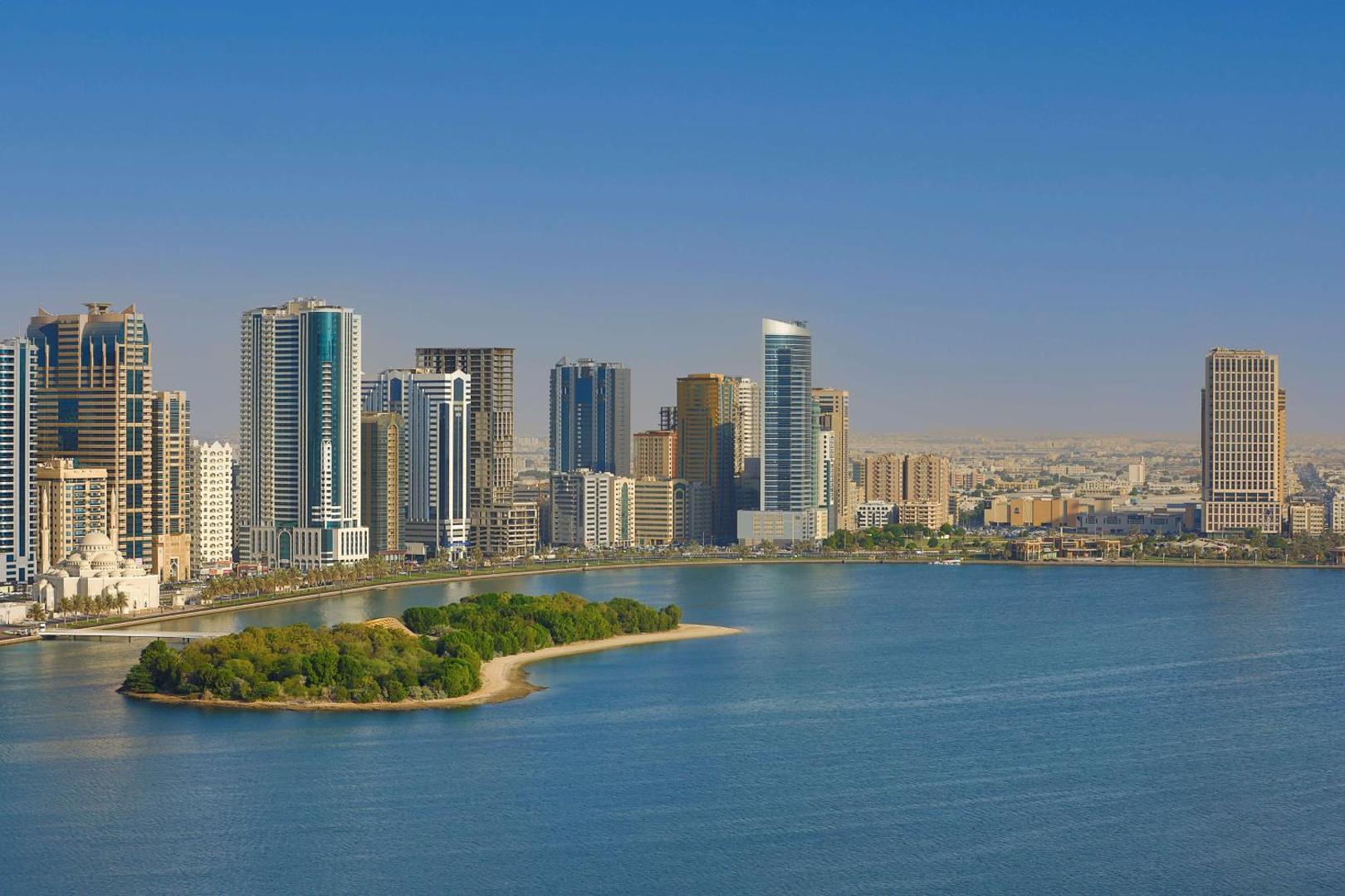 Kuva 4: DoubleTree by Hilton Sharjah Waterfront Hotel And Residences