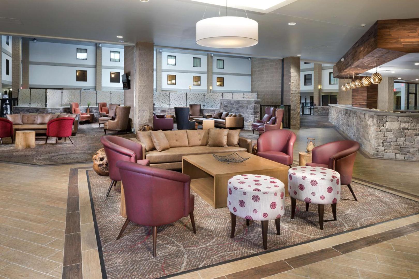 Φωτογραφία 2: DoubleTree by Hilton Lawrence