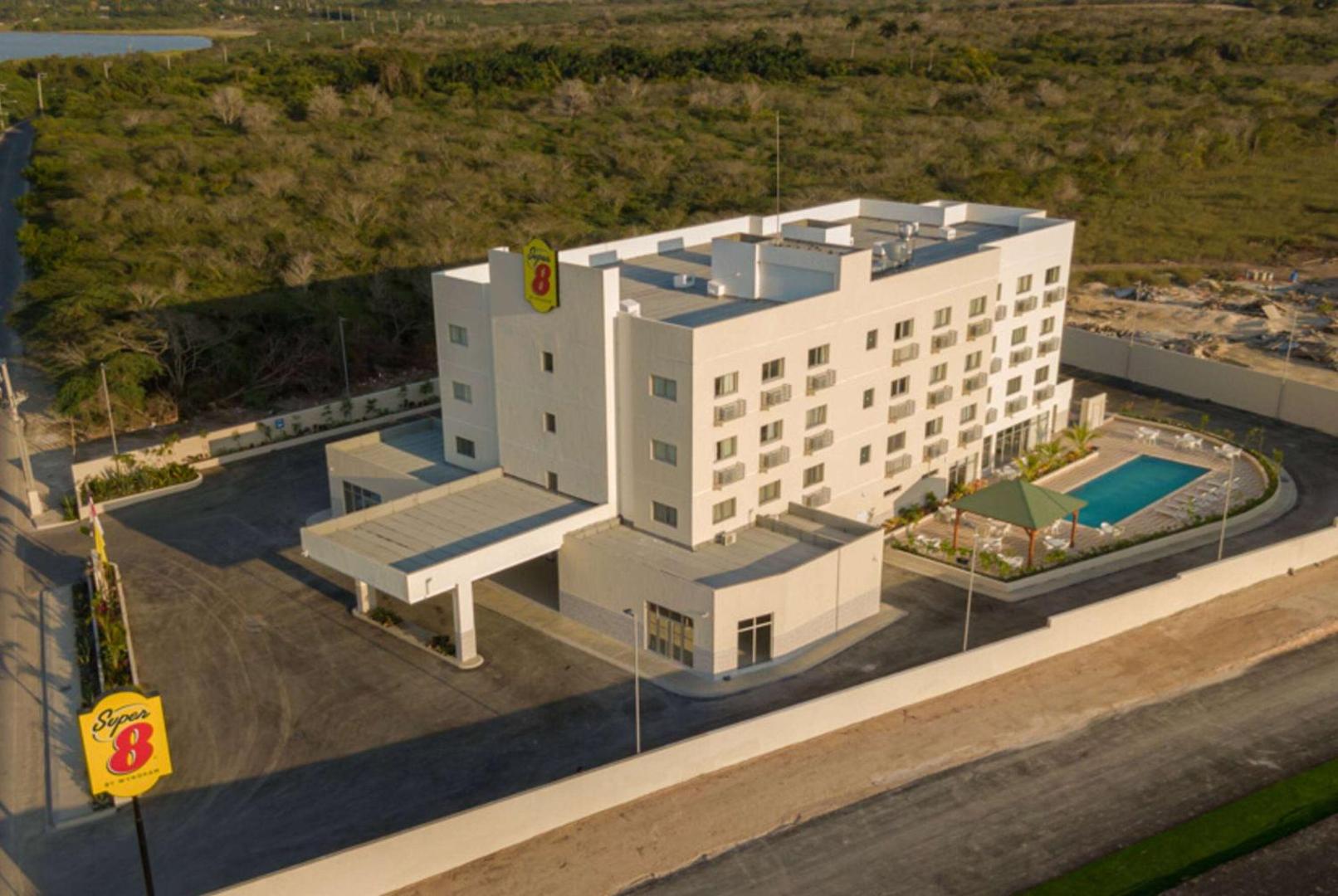 Foto 5: Super 8 by Wyndham Manzanillo