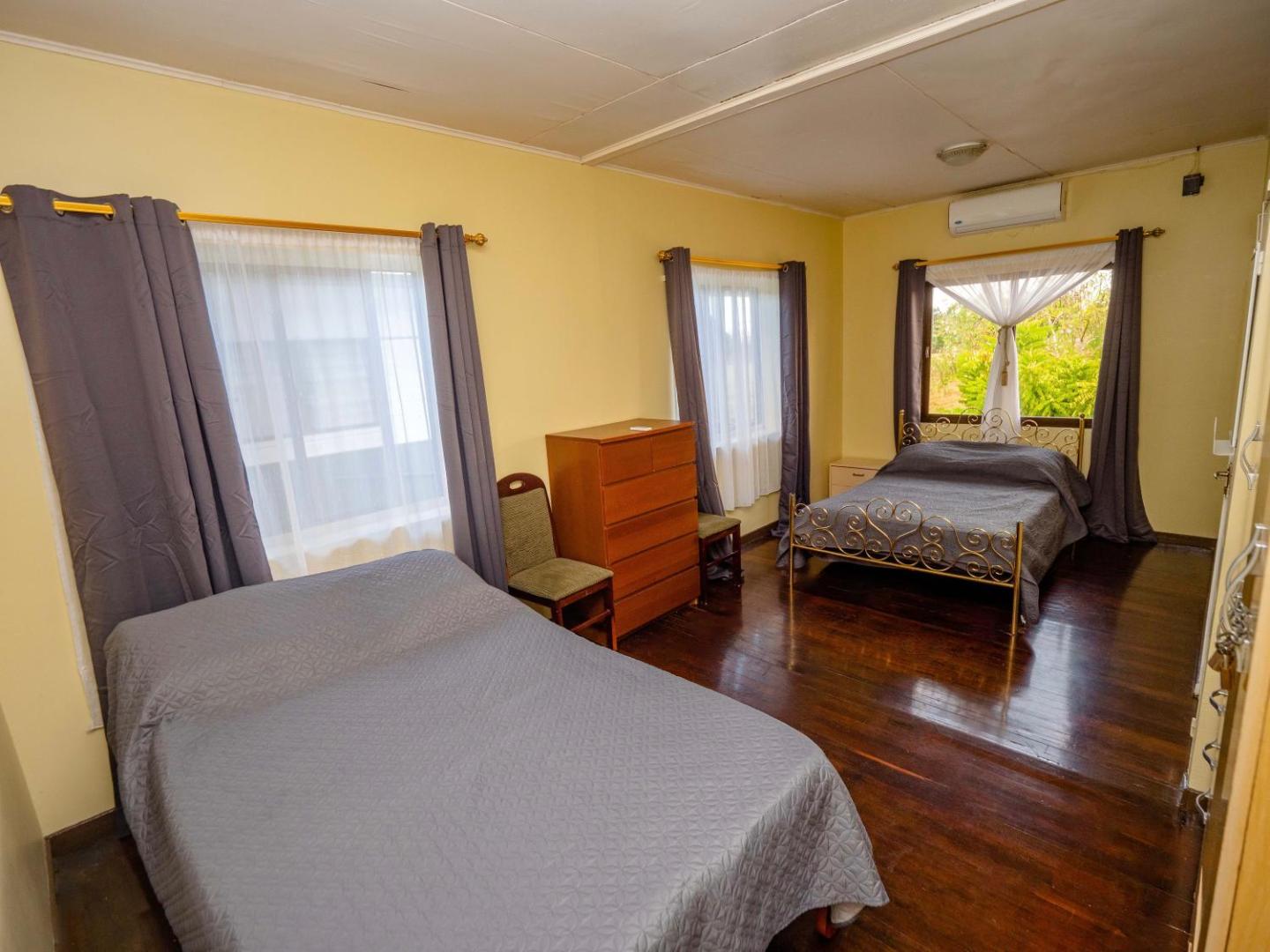 Foto 10: 2 Bed Flat - Sleeps 4 - Garden - Parking - Wifi