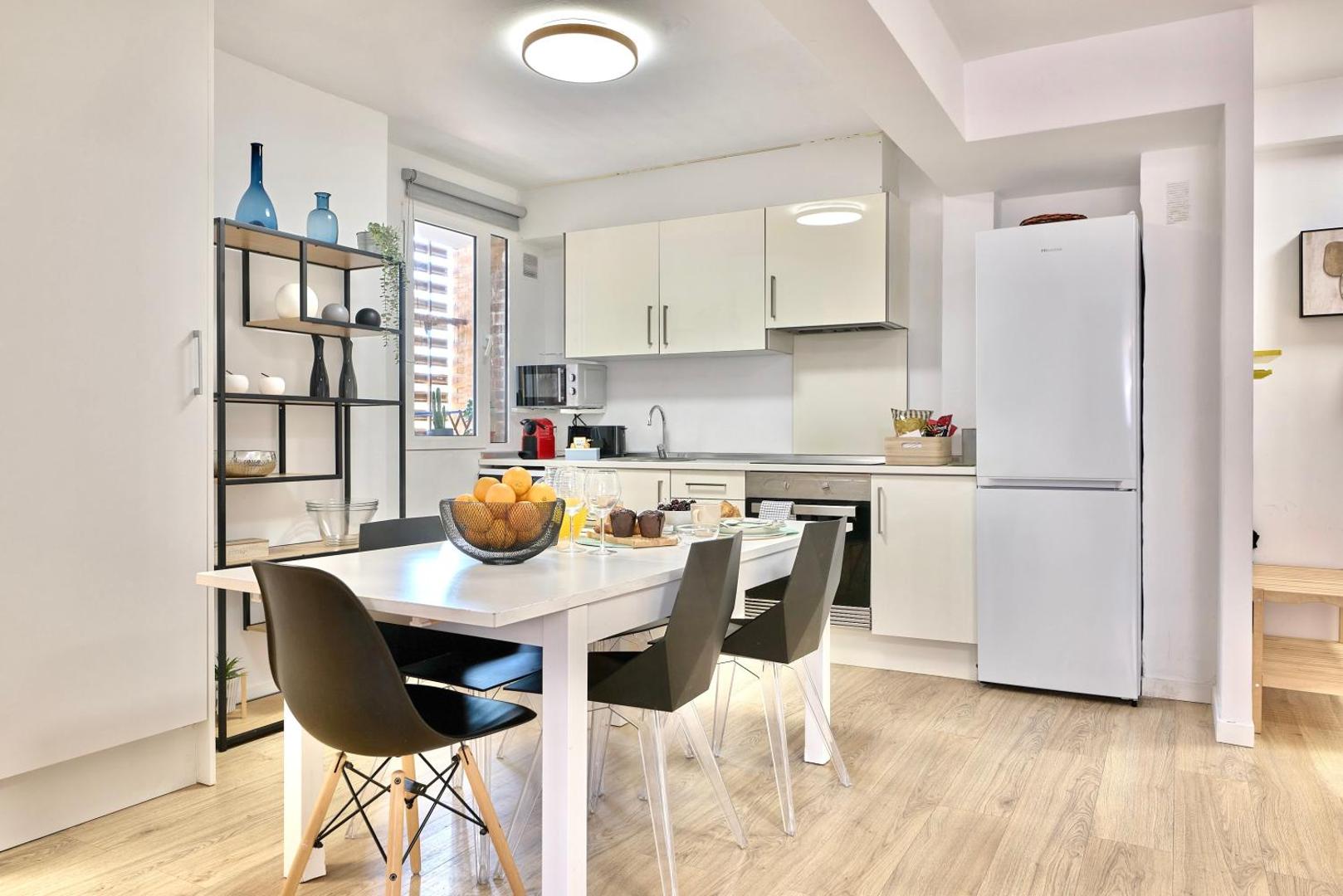 SPACIOUS, SUNNY FLAT BY CITY OF ARTS & SCIENCES的照片7