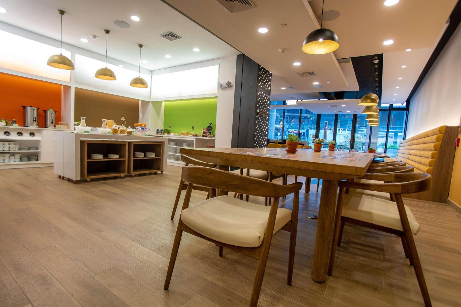 Hampton By Hilton Quito La Carolina Parkの写真10