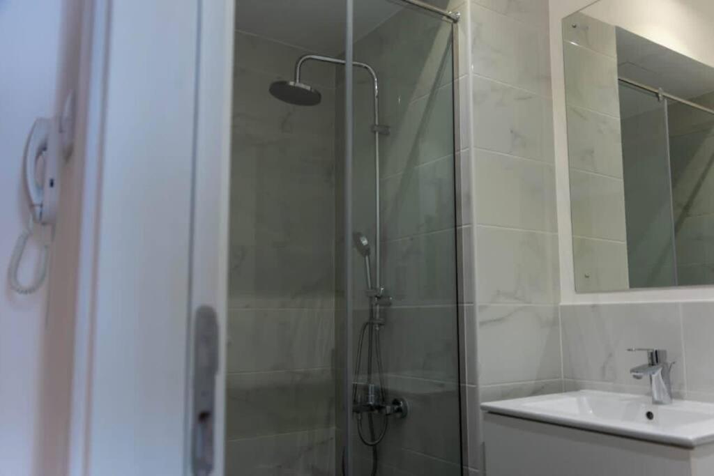 Billede 6: Spacious Studio at Embassy Gardens