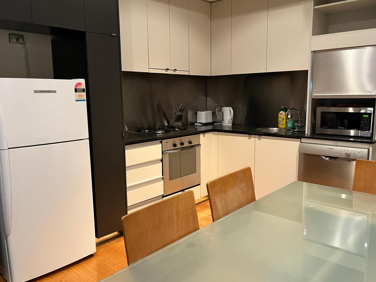 Foto 4: Spacious, Central 2 QB Melbourne CBD Apt near Flinders Stn, Town Hall