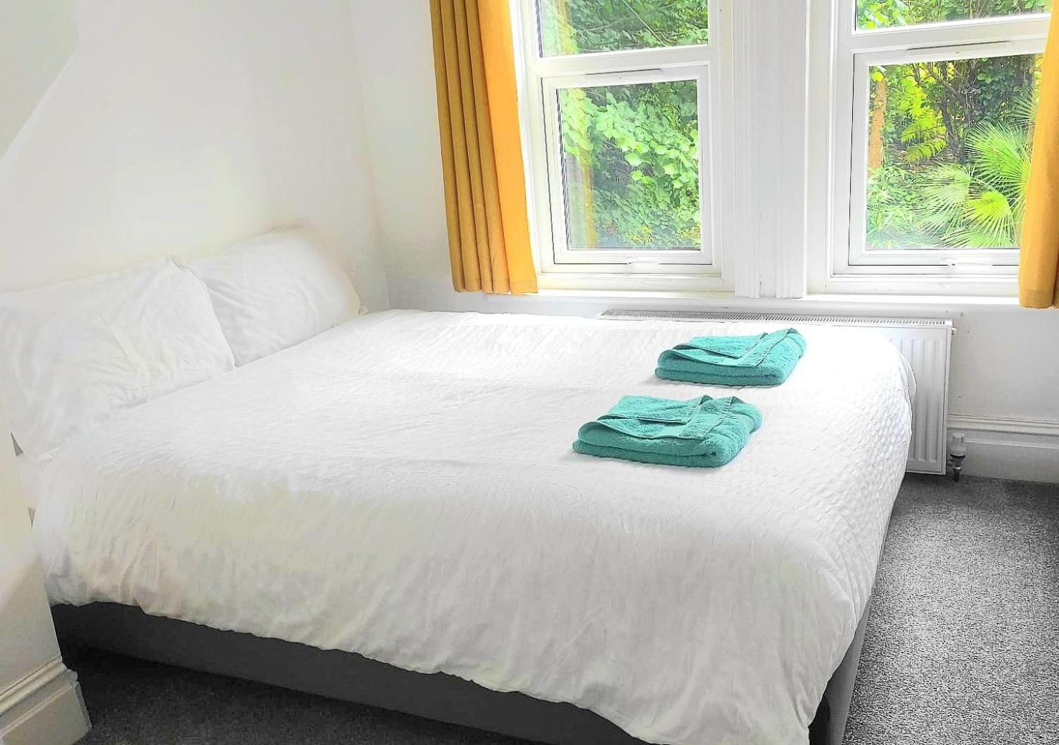 Foto 6: Flat-B, 4 Adults, 20 mins to Beach, Netflix, Wifi, Sleeps 4 Adults