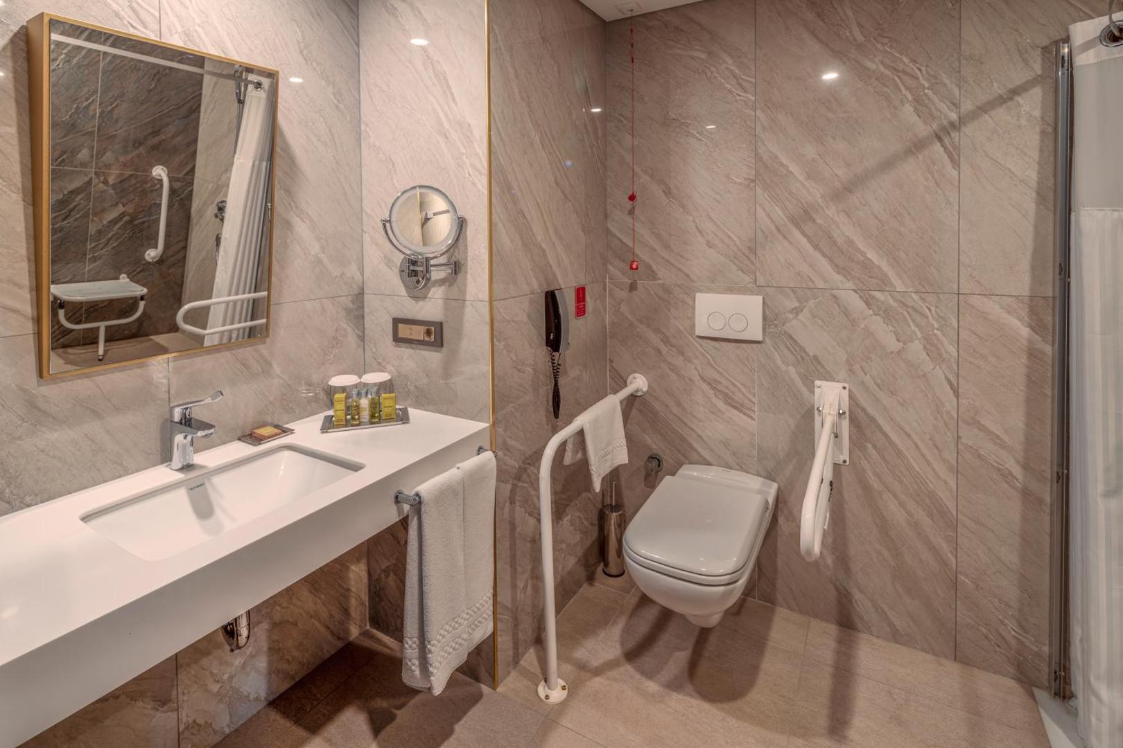 Foto 7: Doubletree By Hilton Antalya City Centre