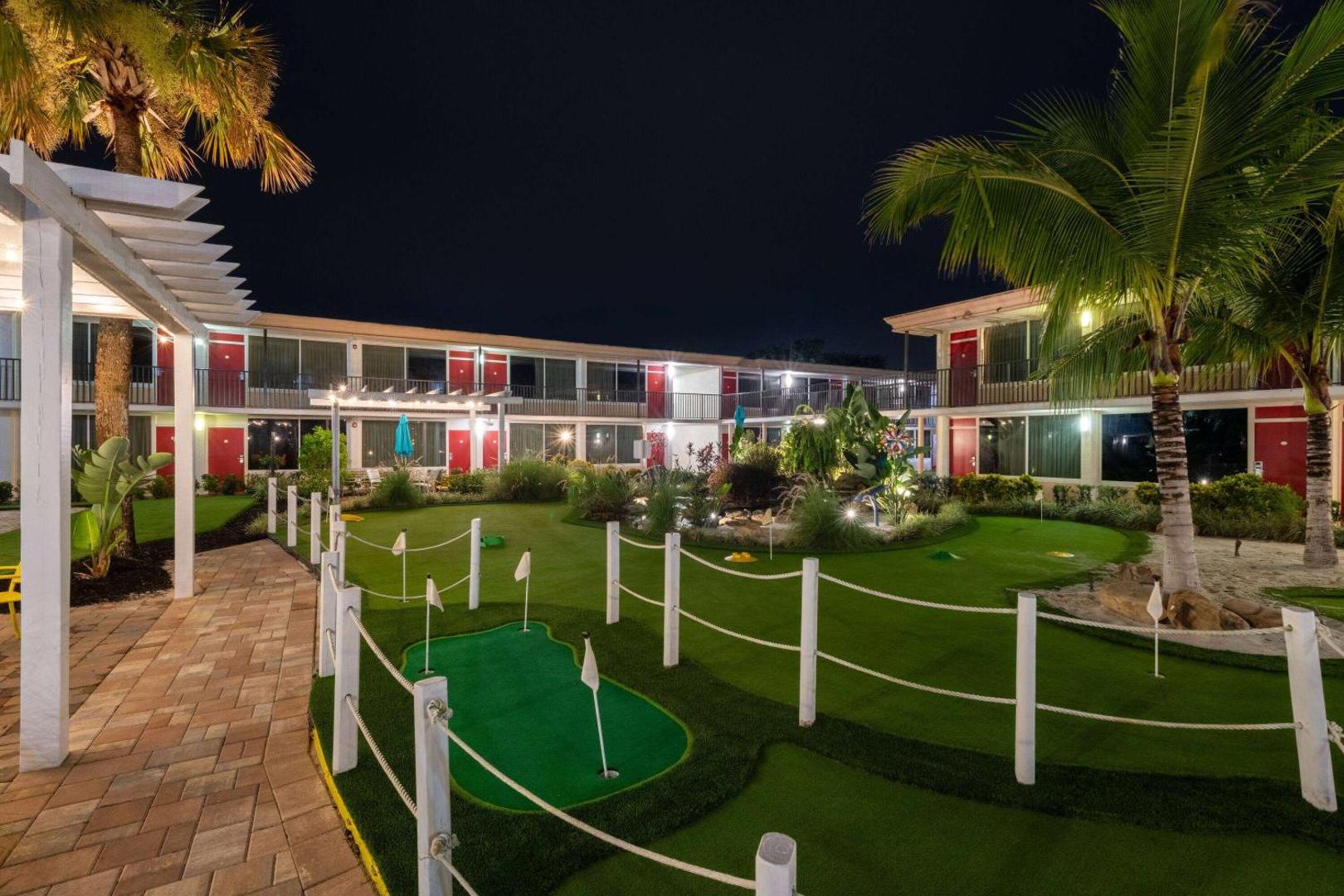 Foto 8: Ramada by Wyndham Kissimmee Gateway - Free Theme Park Shuttle