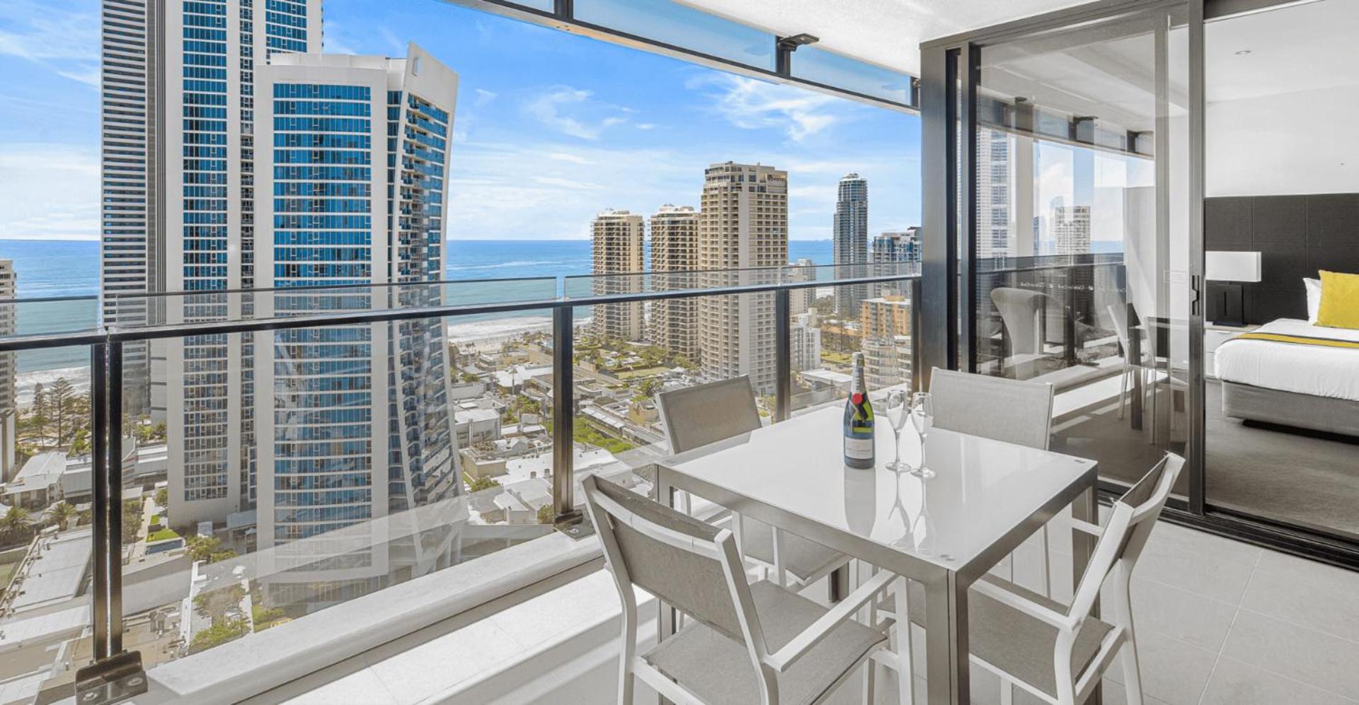Circle on Cavill 25th Floor with Ocean Views - CoastHM photo 4