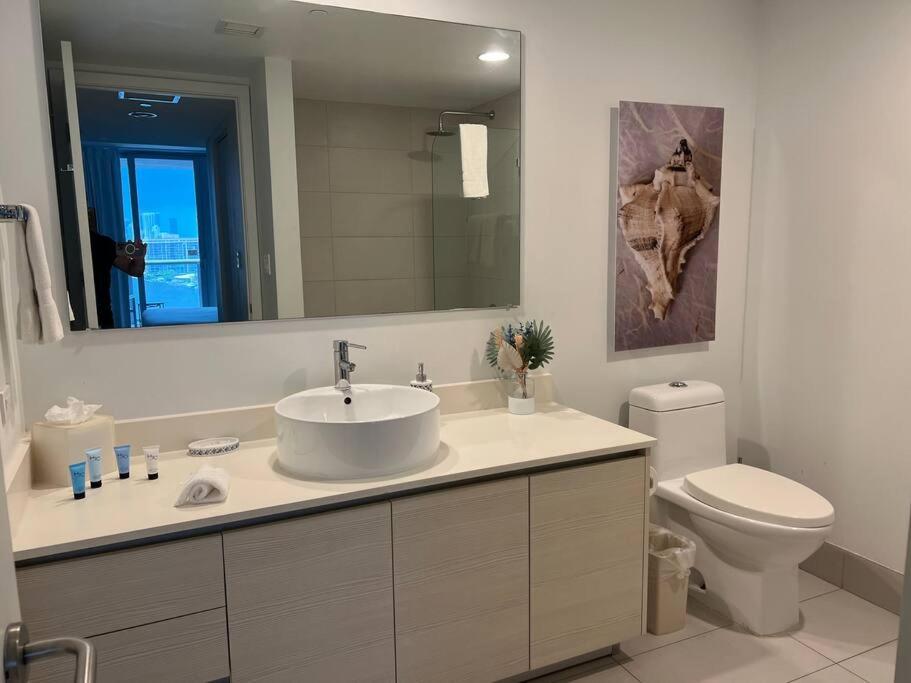 Photo 3 : Sun, Sand & Views 1BR Apartment in Miami Beach