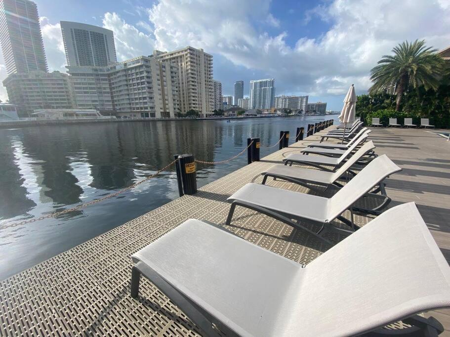 Fotografia 10: Chic Studio in Miami Sleeps 4, Full Bath, Great Vibe