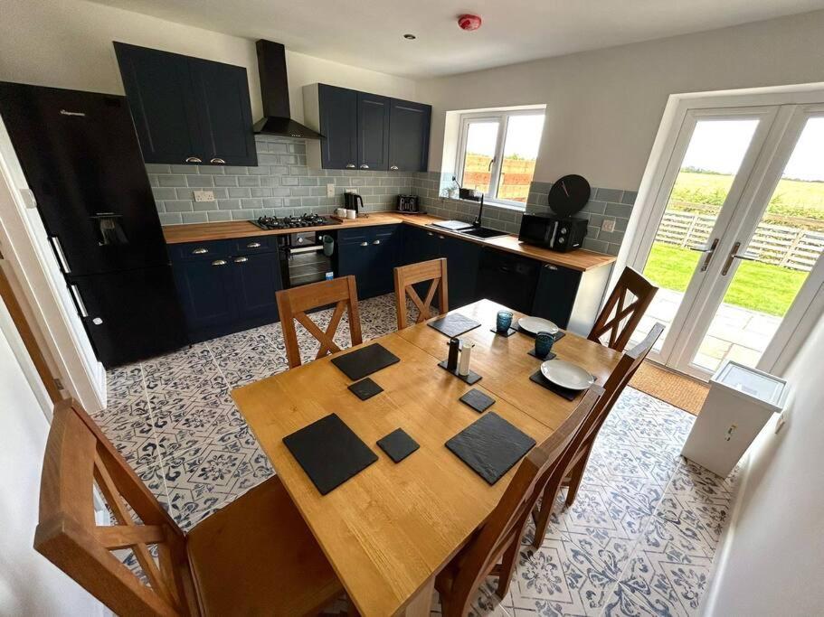 Foto 10: 2 - Badger Sett - Norfolk Cottage, Hot Tub and Garden