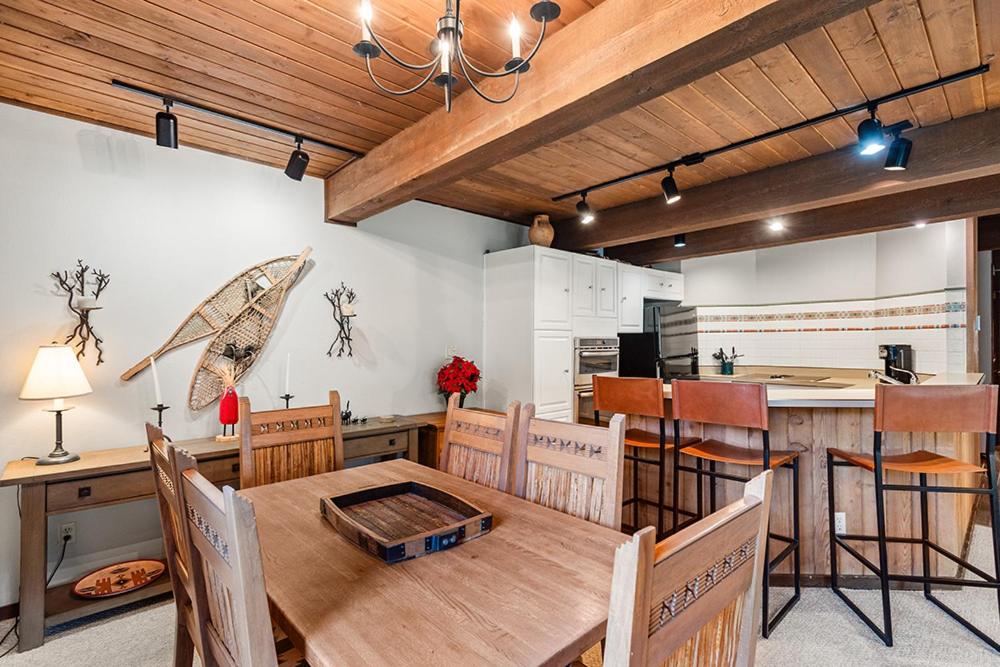 Foto 5: Enclave 208, Snowmass Ski-In/Ski-Out Condo w/Shared Pool/Hot Tub/WiFi