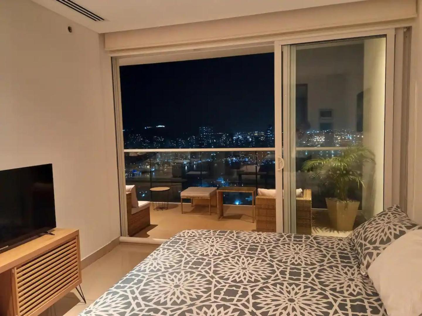Bild 10: Apartasuites Edificio H2 - Vistas al Mar & Bahia