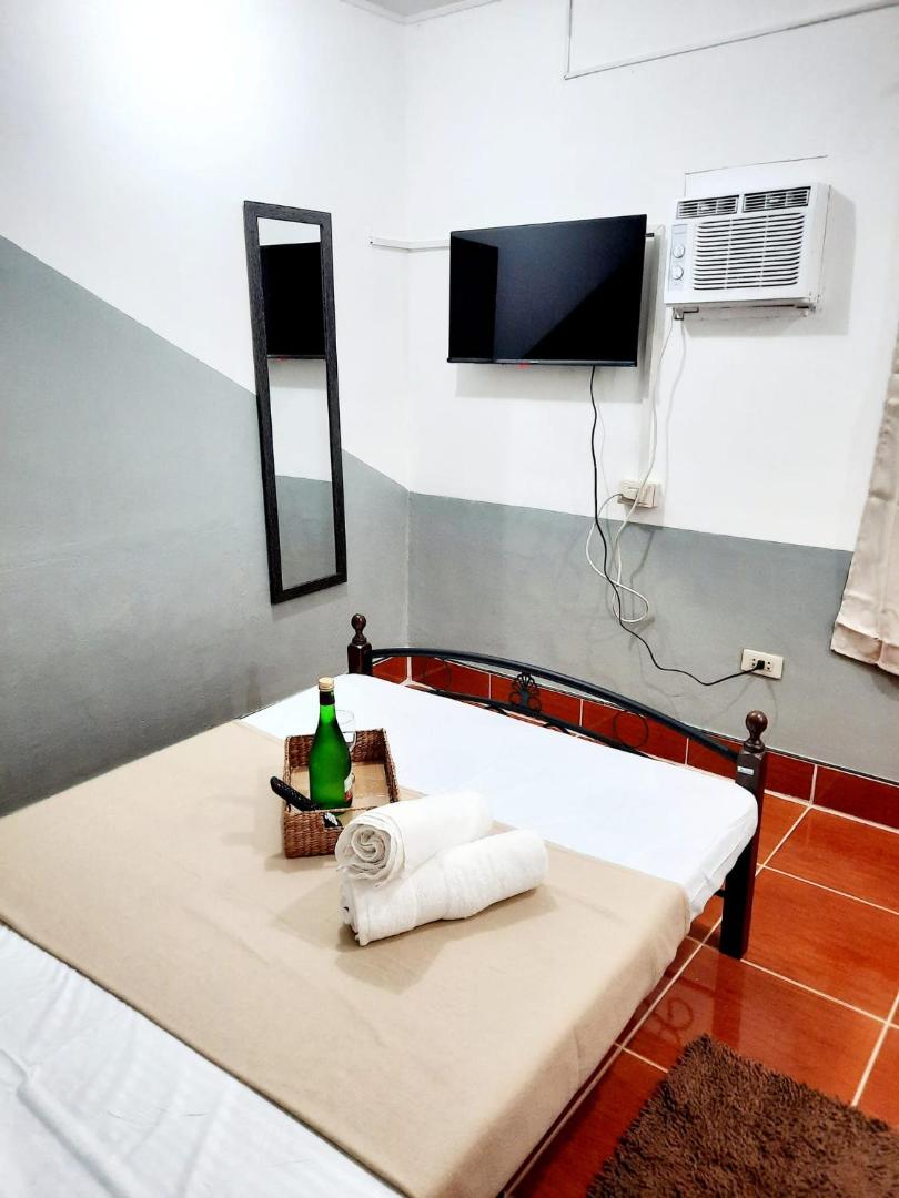 Foto 4: Studio type unit - Host Homes Apitong