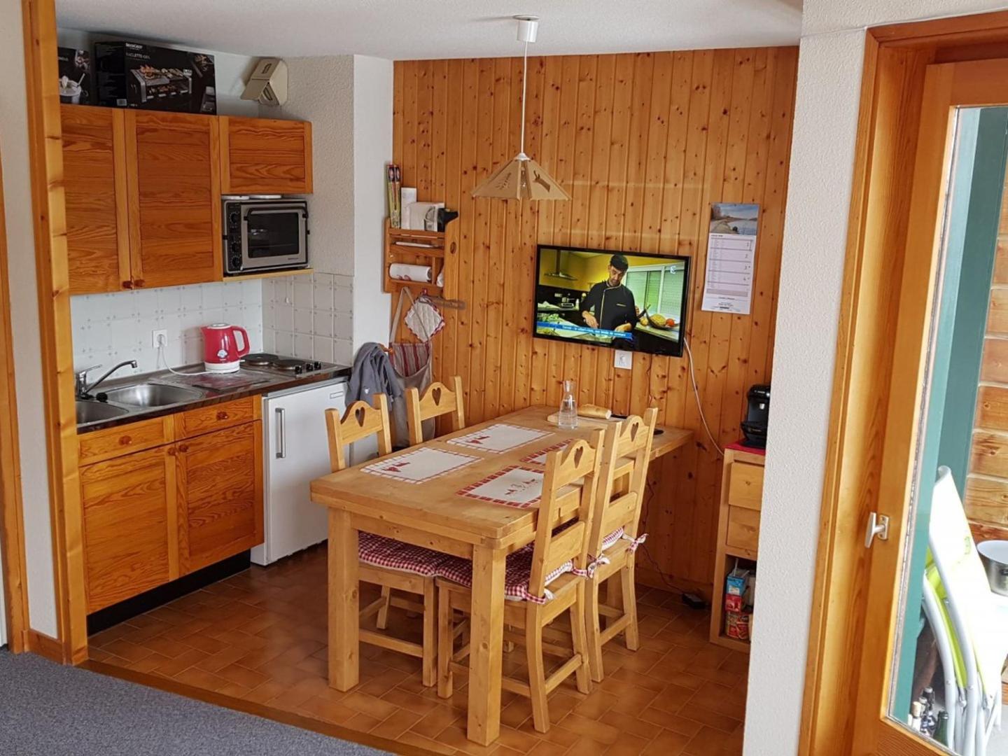 Foto 4: Studio Châtel 4 pers., Balcon sud-ouest, Proche centre & remontées, Equipé cuisine & TV, Garage - FR-1-676-144