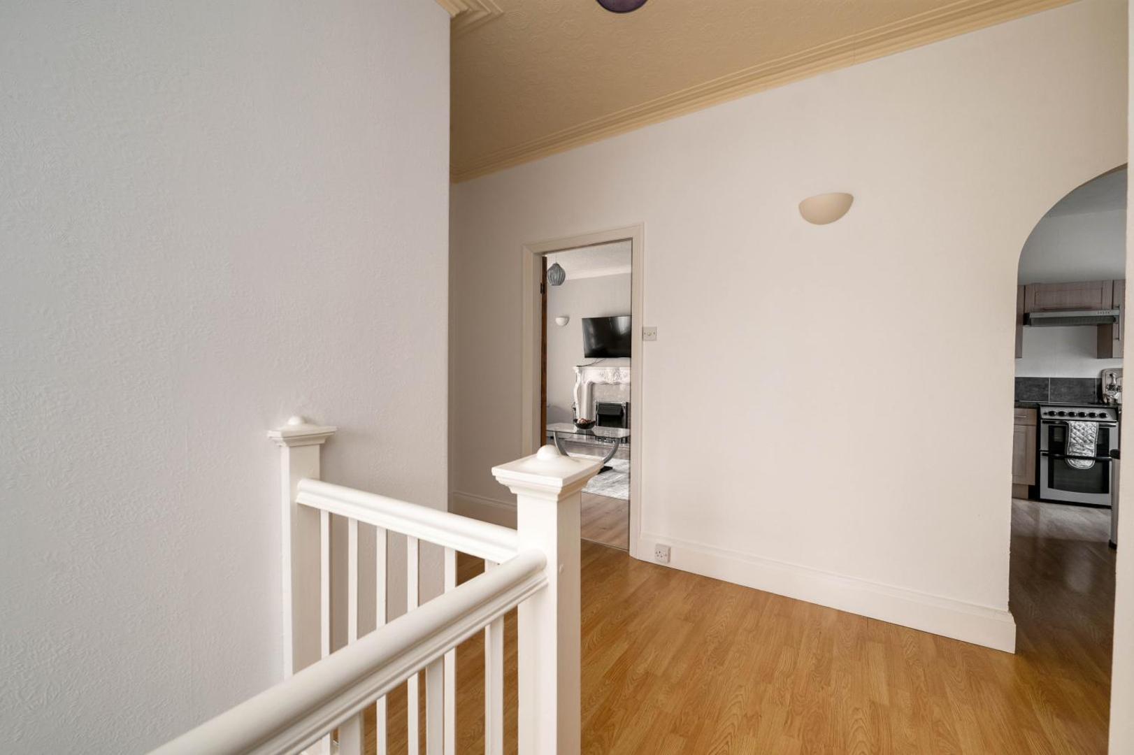 Фотография 5: Spacious flat in central location with parking