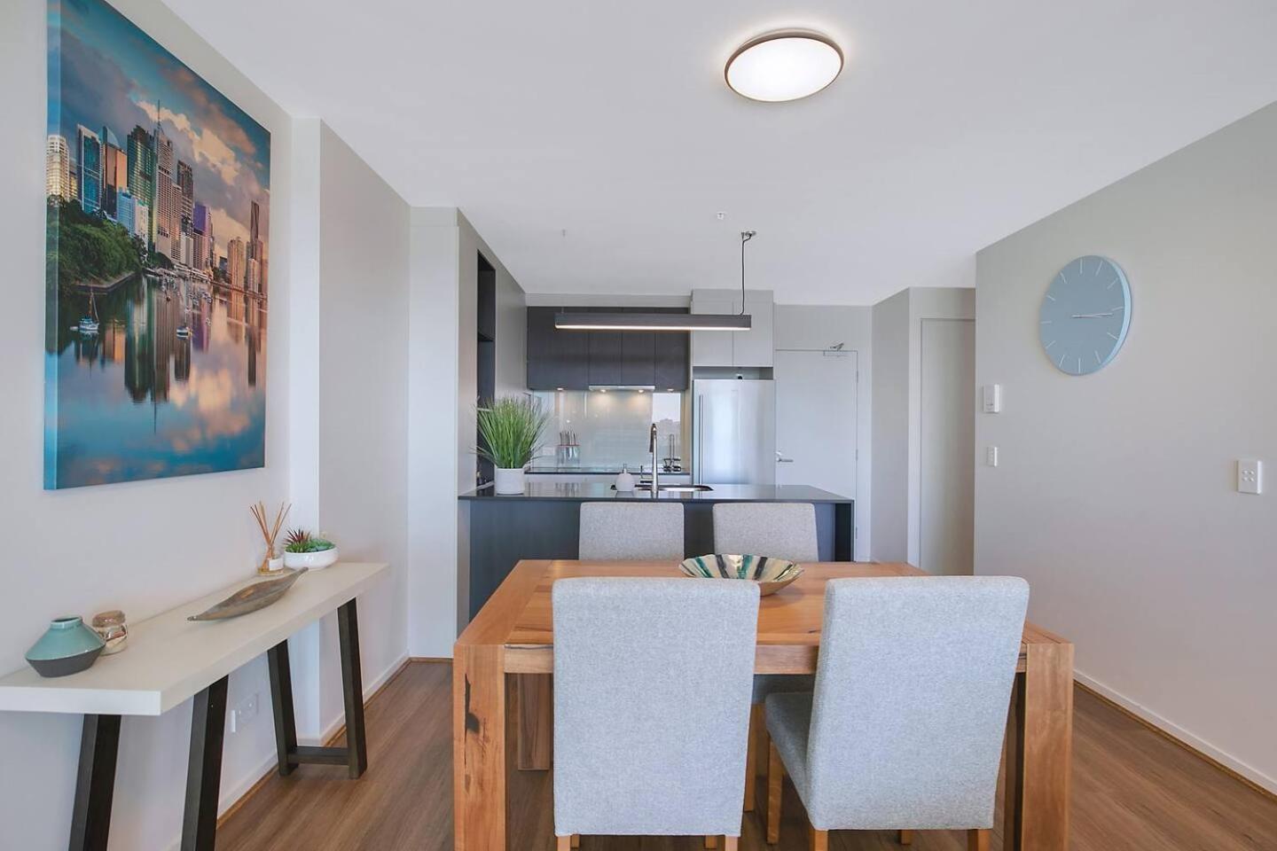 Φωτογραφία 10: Fall in Love with Waterfront Resort-style Living