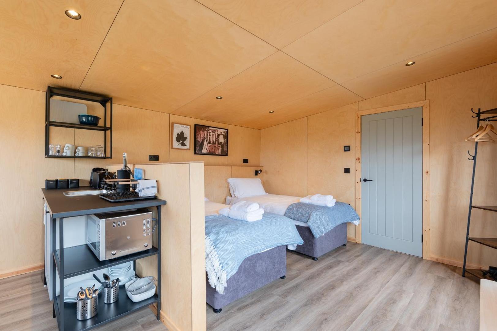 Zdjęcie 8: Rustic Cabins, sea views from rewilded farm with Highland Cows