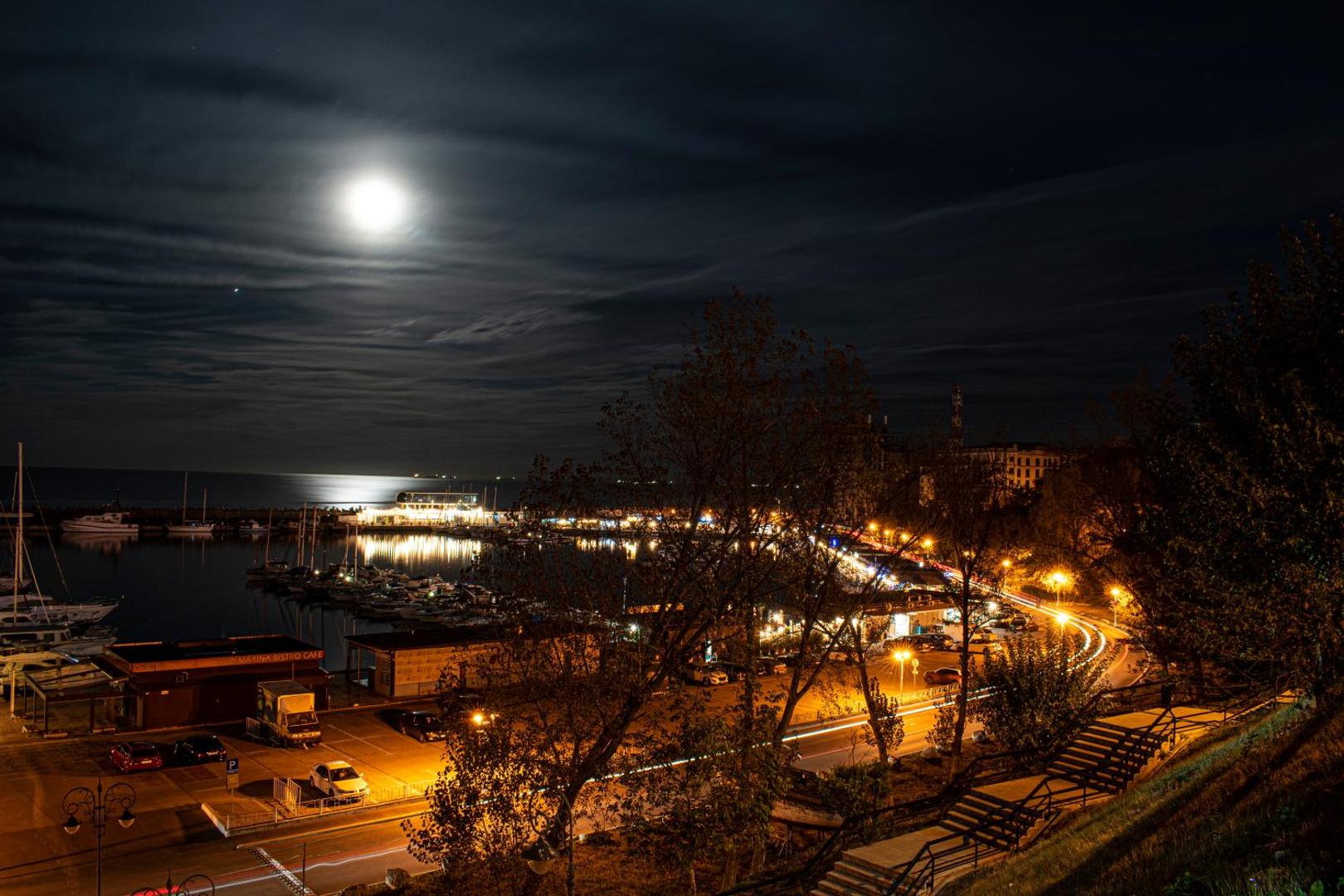Fotografie 8: Sunset by Old Town