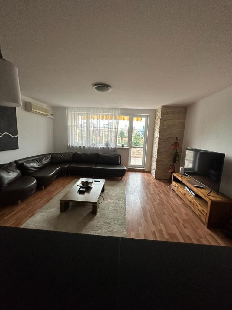 Zdjęcie 4: Central, 3 Bedroom Apartment at Golden Fort Complex