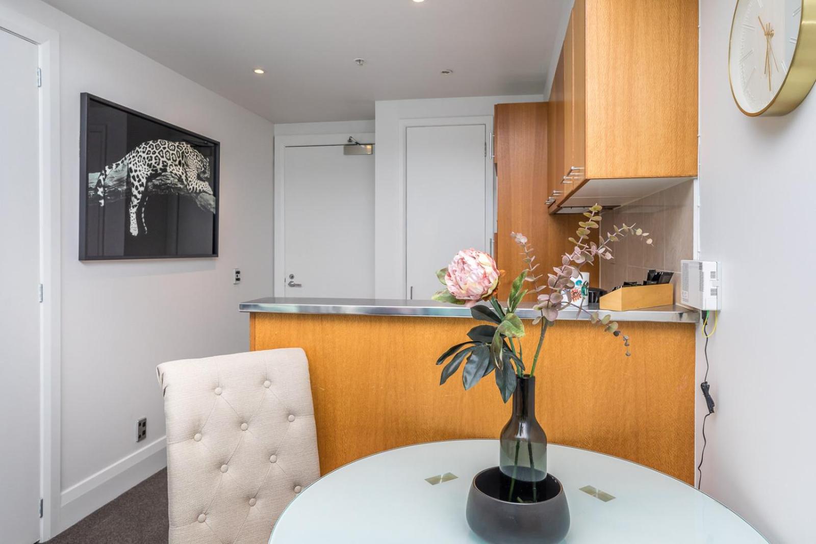 Foto 9: Comfortable & Cozy - Newly Furnished 'Quays' Share Save