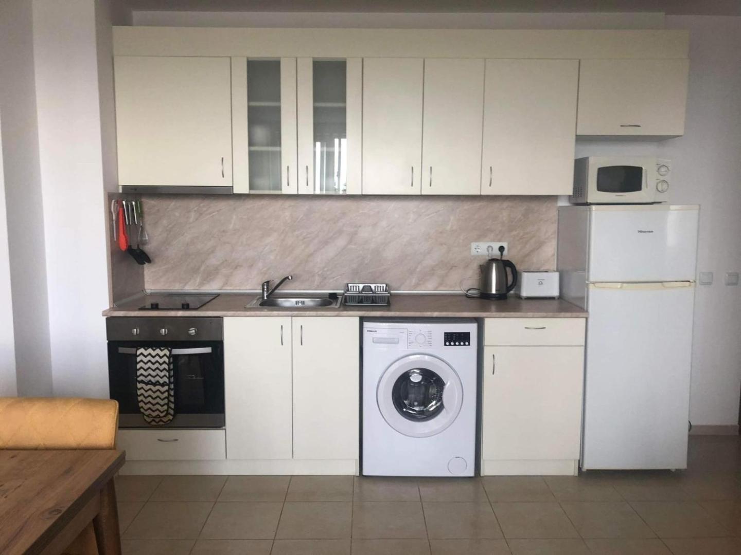 Spacious, 2 Bed Apt, Fort Orchid photo 7