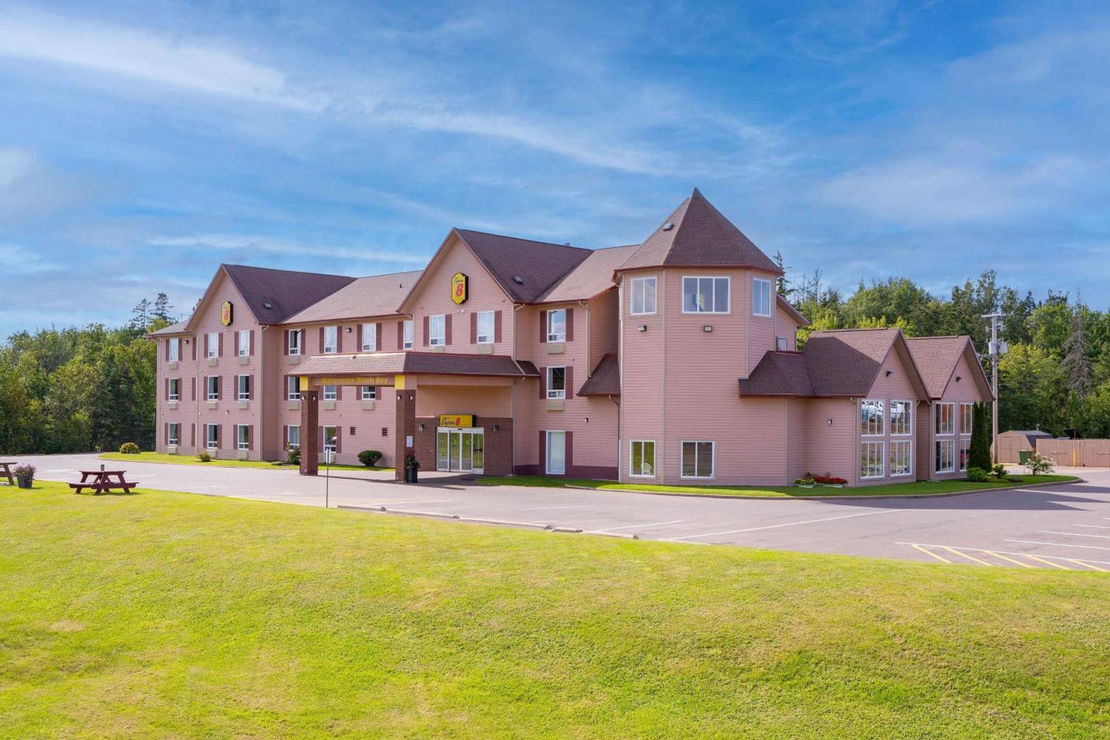 Bilde 2: Super 8 by Wyndham Amherst NS