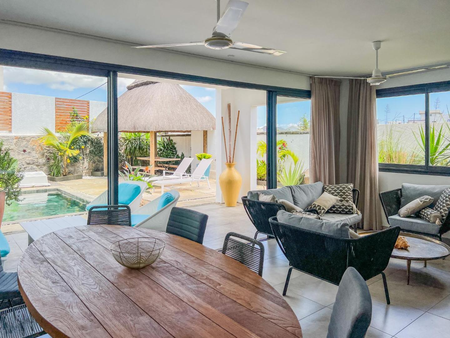 Photo 9 : Résidence Celestial - Premium 3 bedrooms Villa with volcanic stone Pool