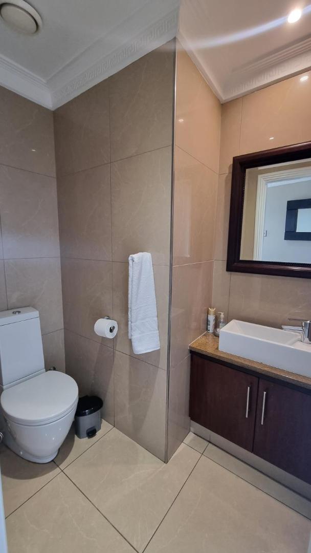 Zdjęcie 8: Accommodation Front - Sophisticated 6 Sleeper with Stunning Views
