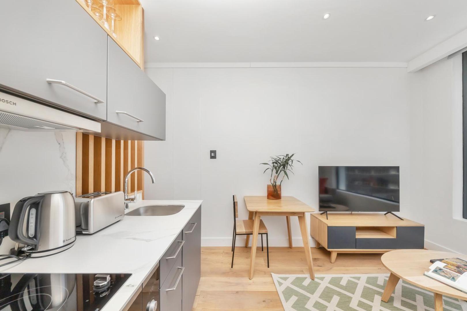 Φωτογραφία 4: Studio with city views
