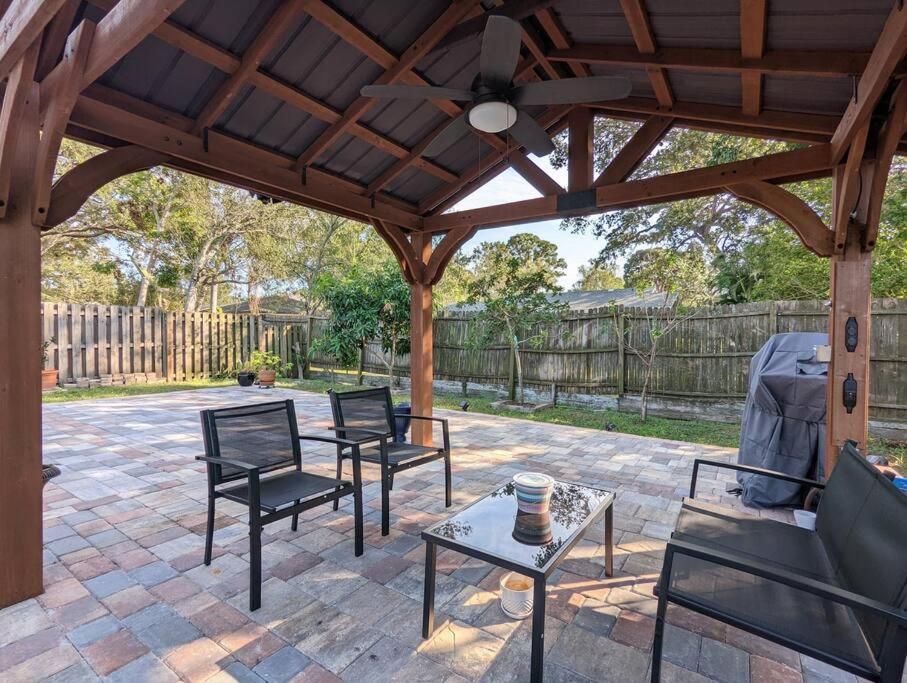 Fotografie 8: Spacious 3BR Sarasota Family Home 12 Min to Siesta Key Beach