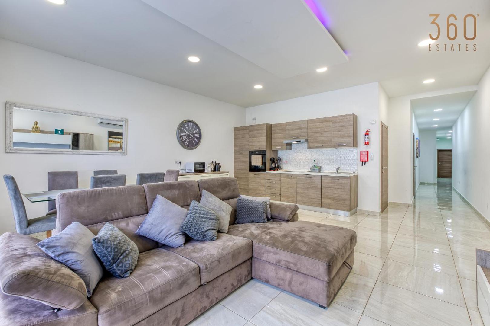 Foto 10: Large, fully equipped maisonette with private POOL by 360 Estates
