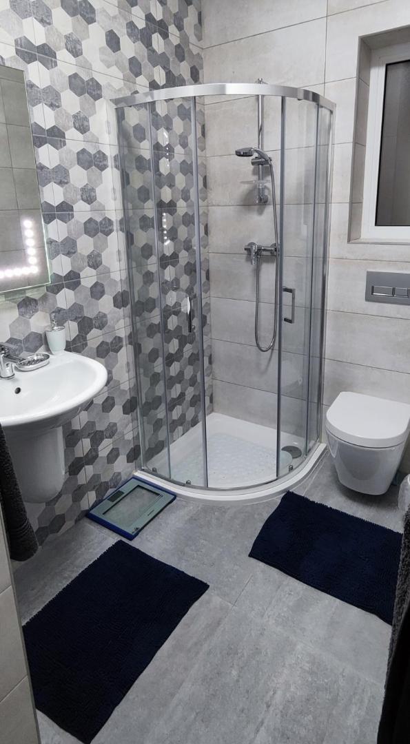 Foto 8: Fairwinds - Double Room with Ensuite - Luqa Airport - Self Check In & Out available