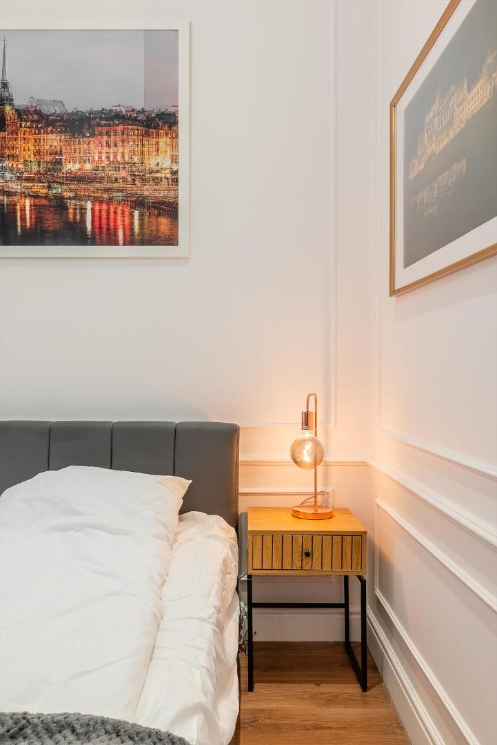 Kuva 8: Classical mini studio with a modern touch!