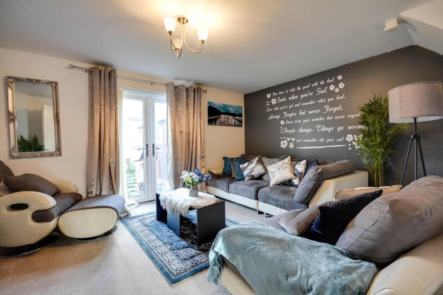 Fotografie 2: Runcorn - House - Sleeps 6 - Parking - Garden