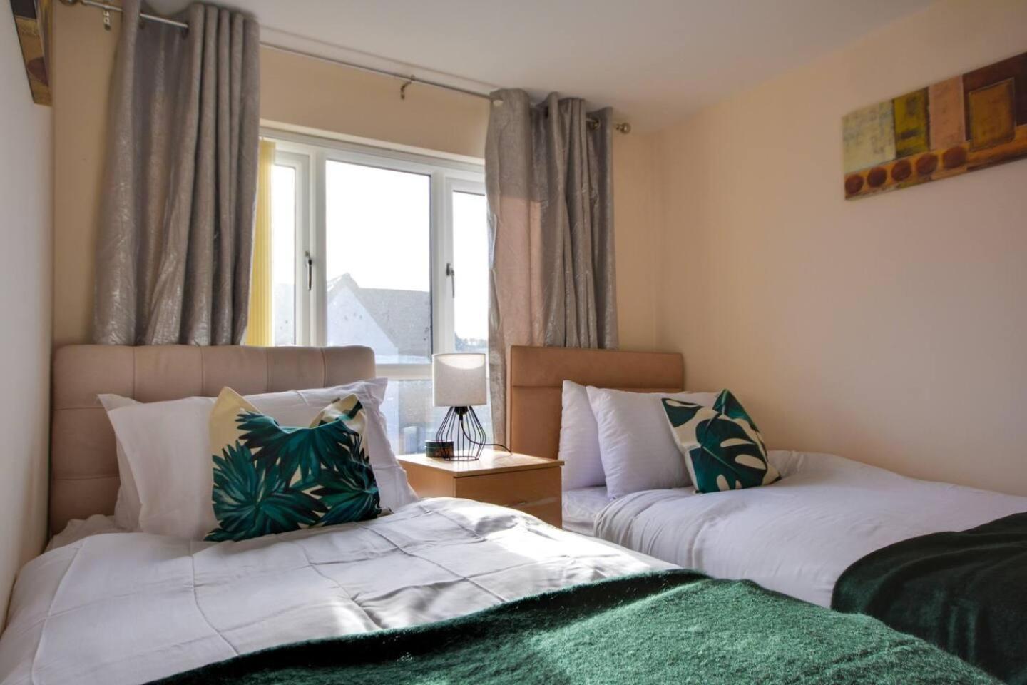 Fotografie 9: Runcorn - House - Sleeps 6 - Parking - Garden