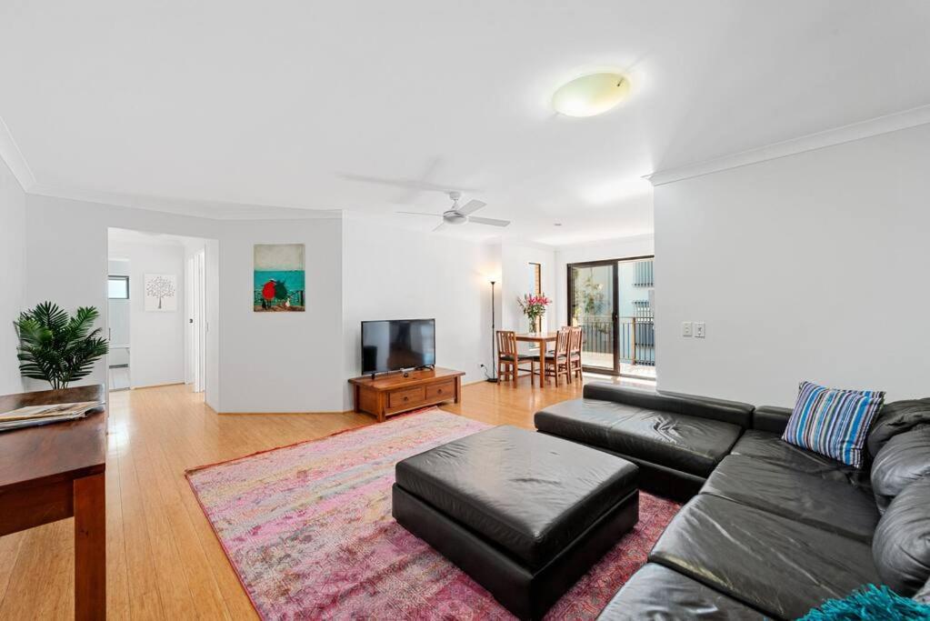 Zdjęcie 5: Spacious & Comfy 2 Bed 2 Bath 2 Car - Auchenflower