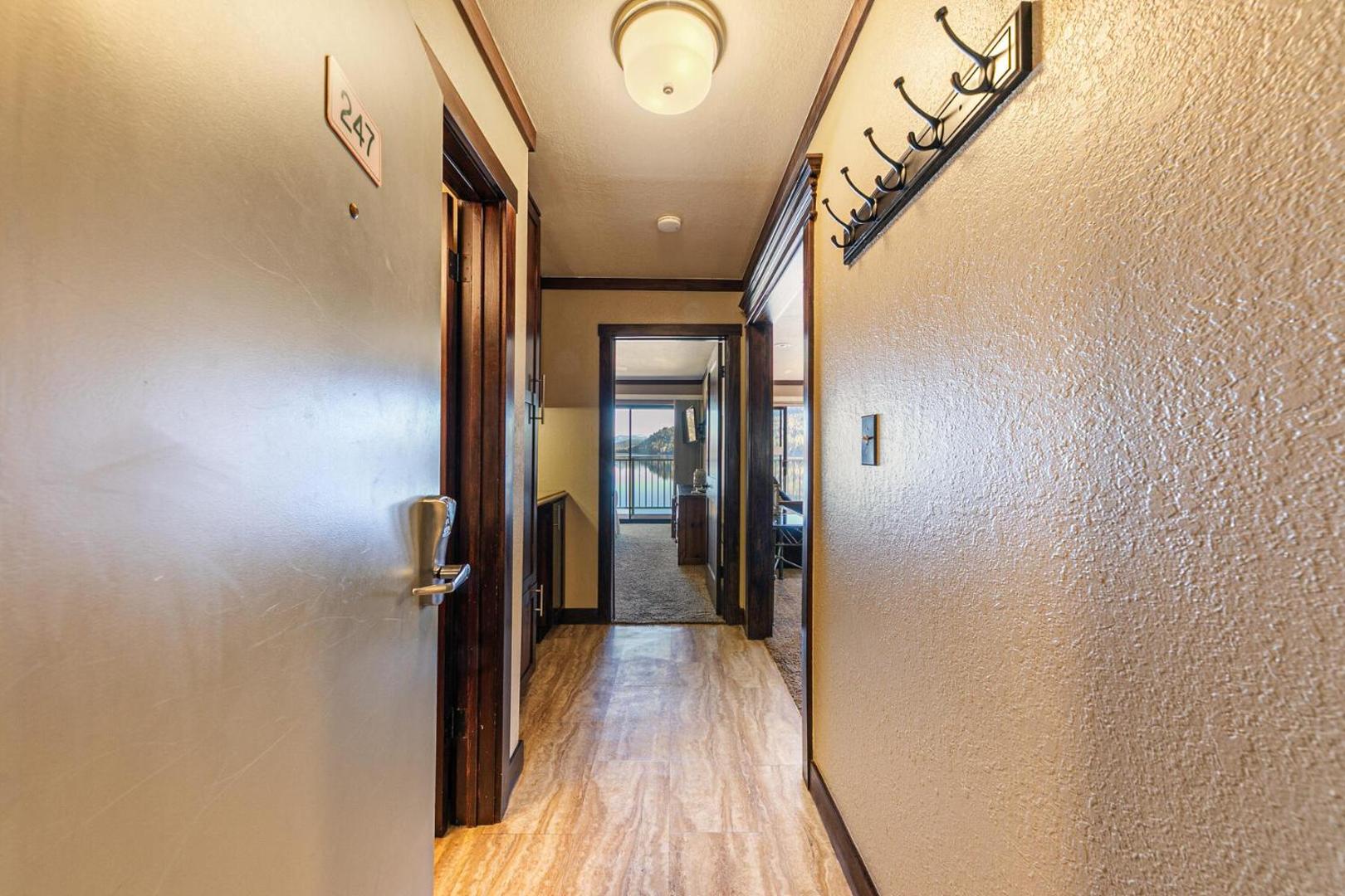 Foto 10: Spacious Condo w/Lake View #247 at Donner Lake Village