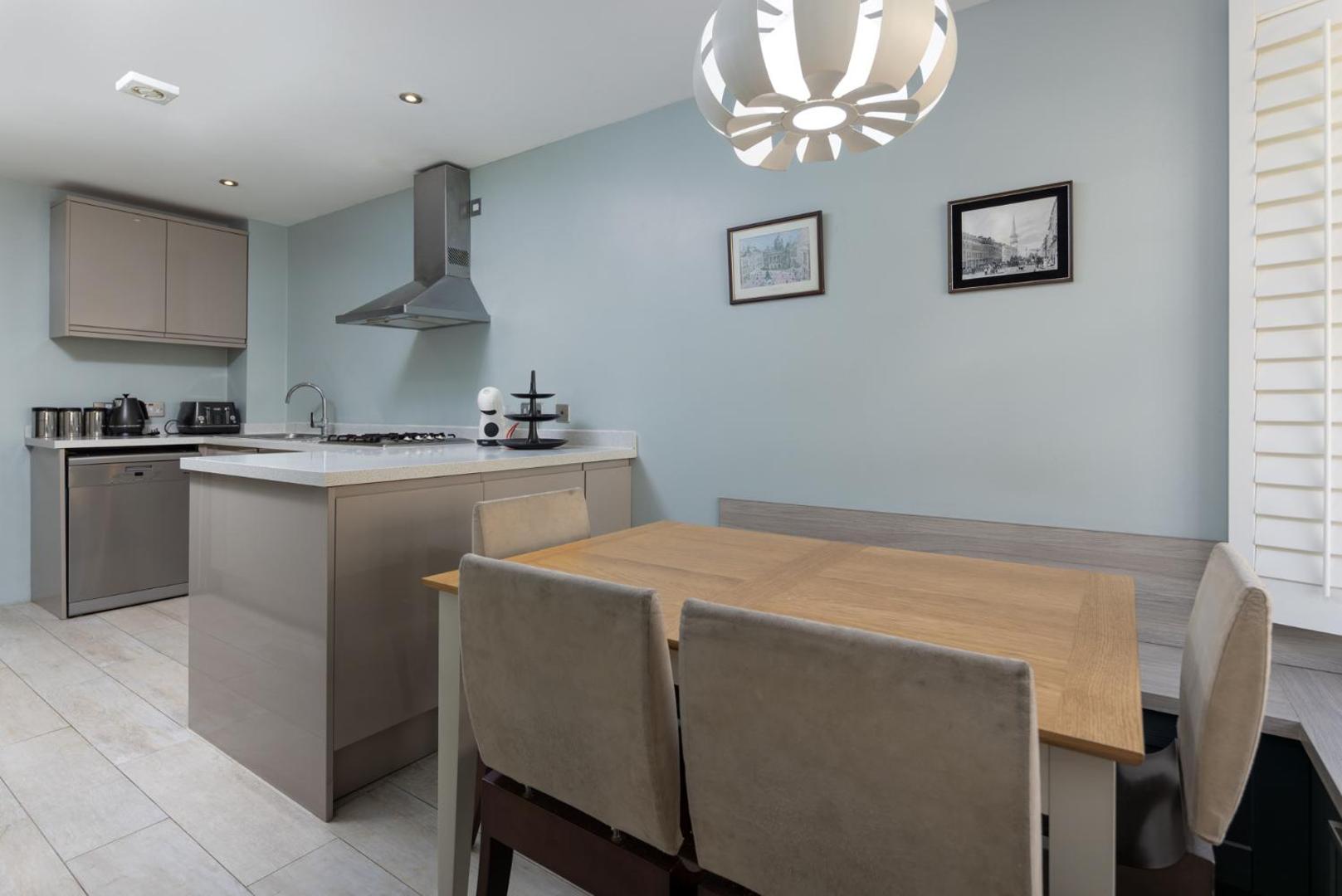 Zdjęcie 2: Flatzy - 3 Bedroom Apartment in Heart of City Centre