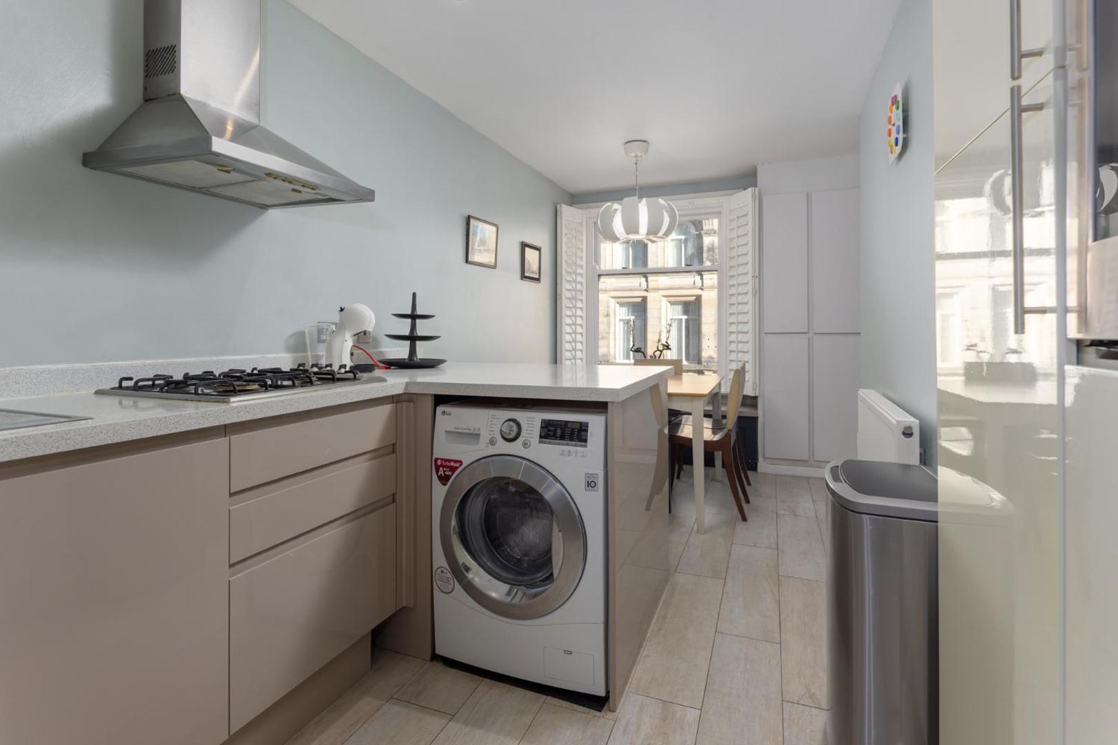 Zdjęcie 3: Flatzy - 3 Bedroom Apartment in Heart of City Centre